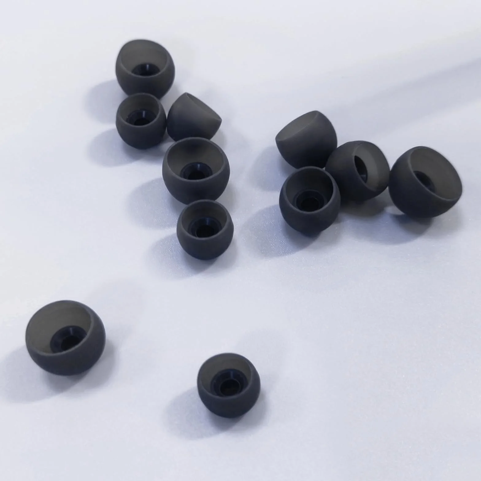 Zatyczki do uszu kompatybilne z Soundcore by Anker P40i/P30i/Sport X10/Space A40/Life P3, P2 Mini, P2, A1, miękkie silikonowe wymienne zatyczki do uszu, 3 rozmiary, 6 par (czarne)