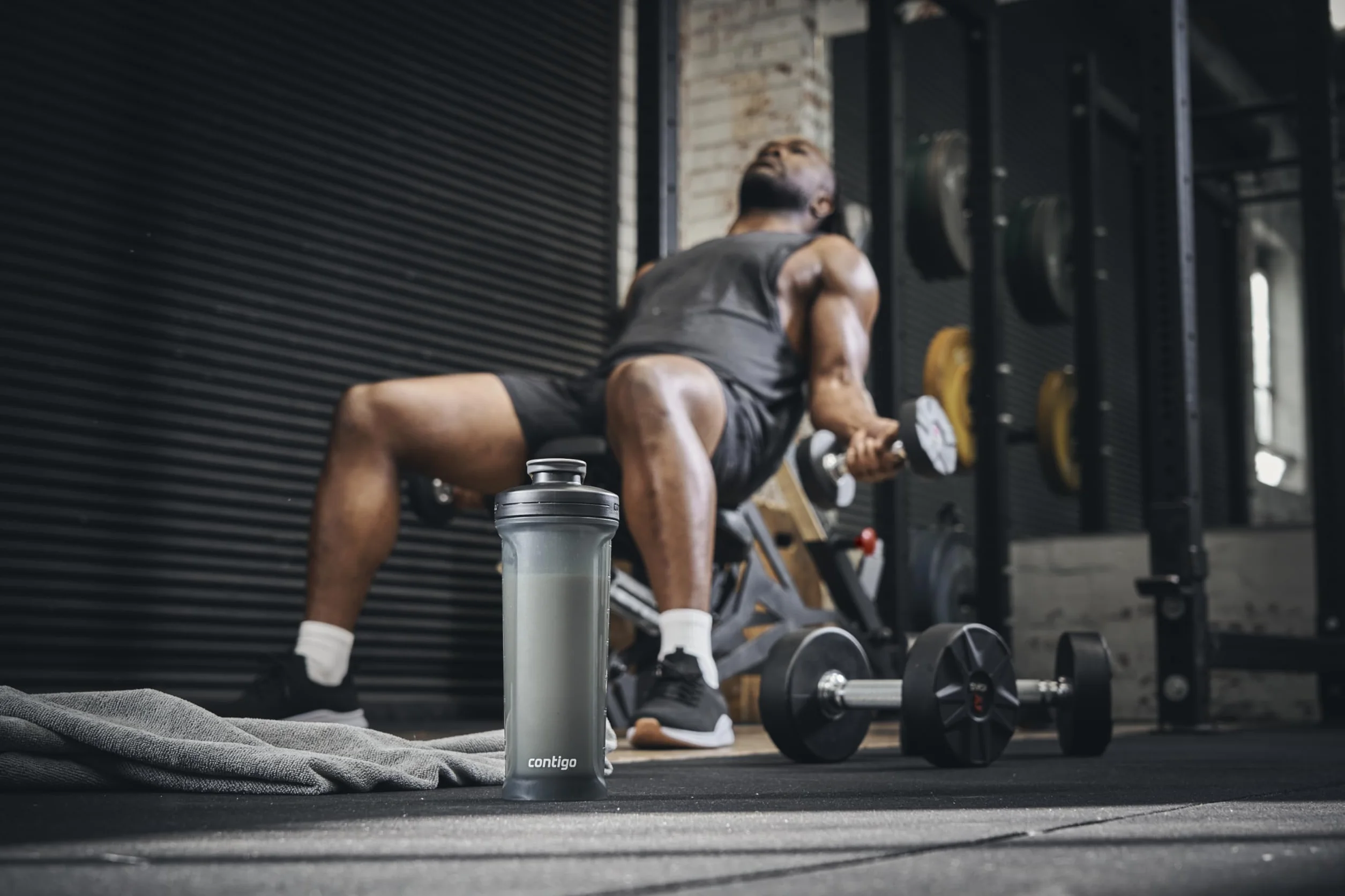 Contigo Shake & Go 2.0 Butelka proteinowa 820 ml, blender bez BPA, szczelna butelka sportowa