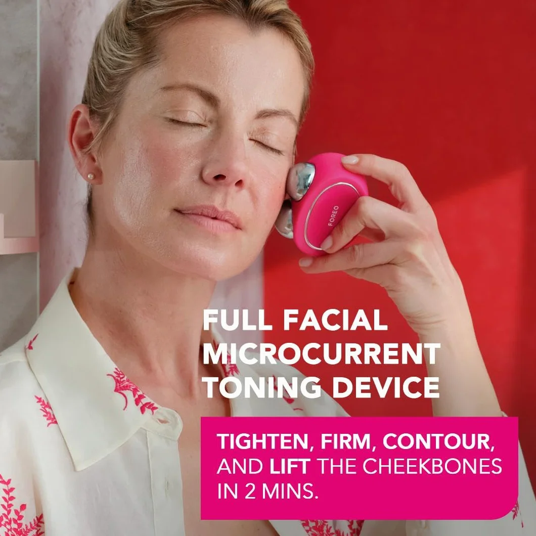 FOREO BEAR Elektryczny mikroprądowy masaż twarzy - Definiuje kontur szczęki - Nieinwazyjne podnoszenie twarzy - Przeciw zmarszczkom - Bezpieczny i bezbolesny - Fuchsia