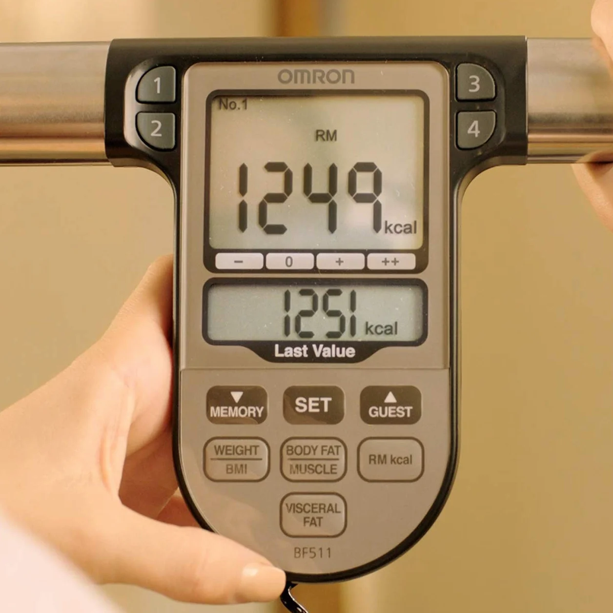 Omron HBF-511B-E Monitor Składu Ciała, Niebieski, 8 Czujników