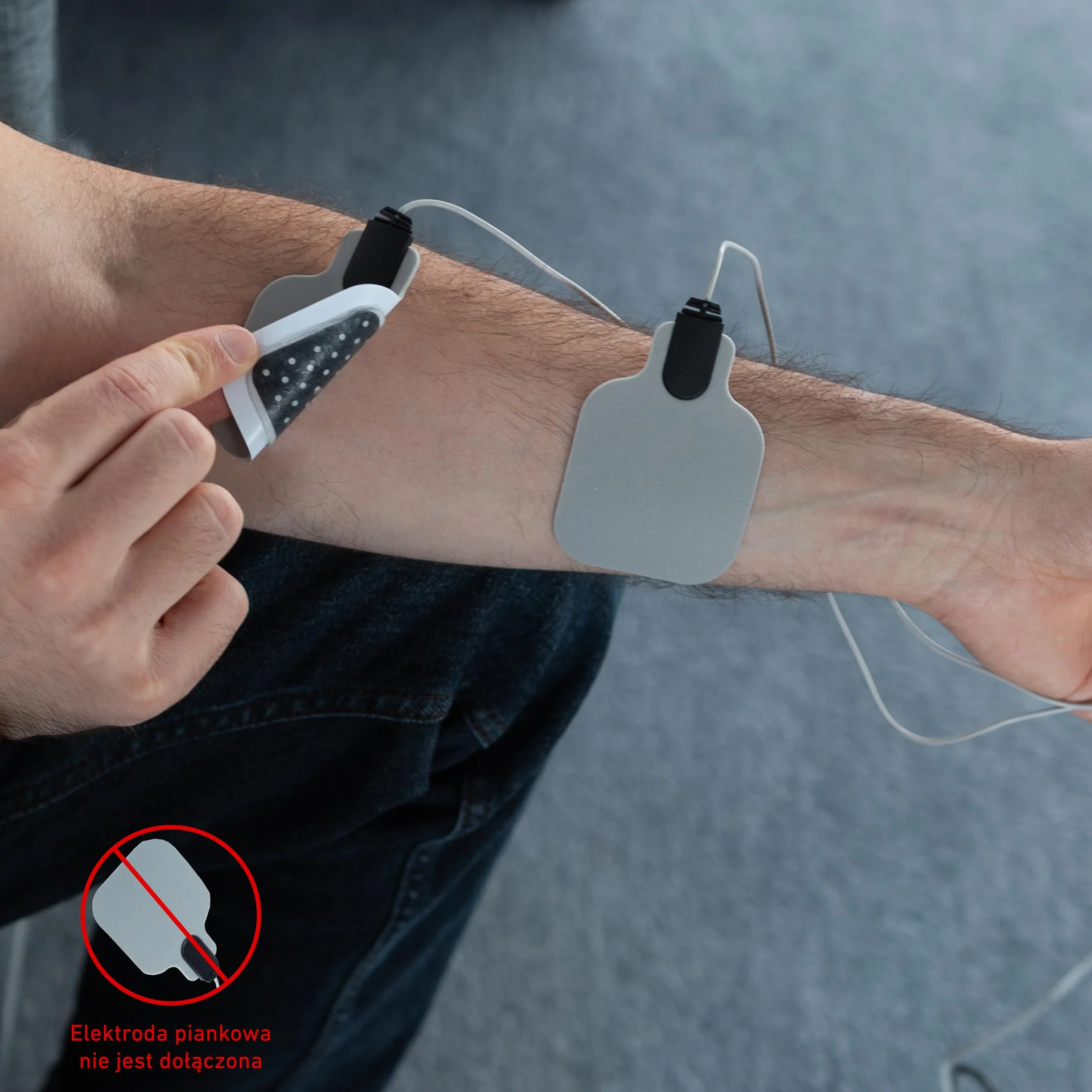 axion® 16 podkładek żelowych 4,5 x 4,5 cm do elektrod trwałych do terapii bólu TENS i treningu EMS – samoprzylepne, przyjazne dla skóry, wielokrotnego użytku – kompatybilne z Beurer EM59/EM89 i innymi