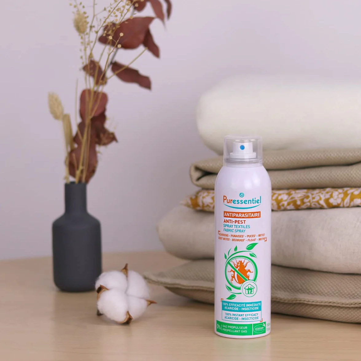 Puressentiel Spray do tkanin przeciw szkodnikom, skuteczny na roztocza, pluskwy, pchły i ćmy, 100% natychmiastowa skuteczność | środek owadobójczy | 0% gaz napędowy | 150 ml