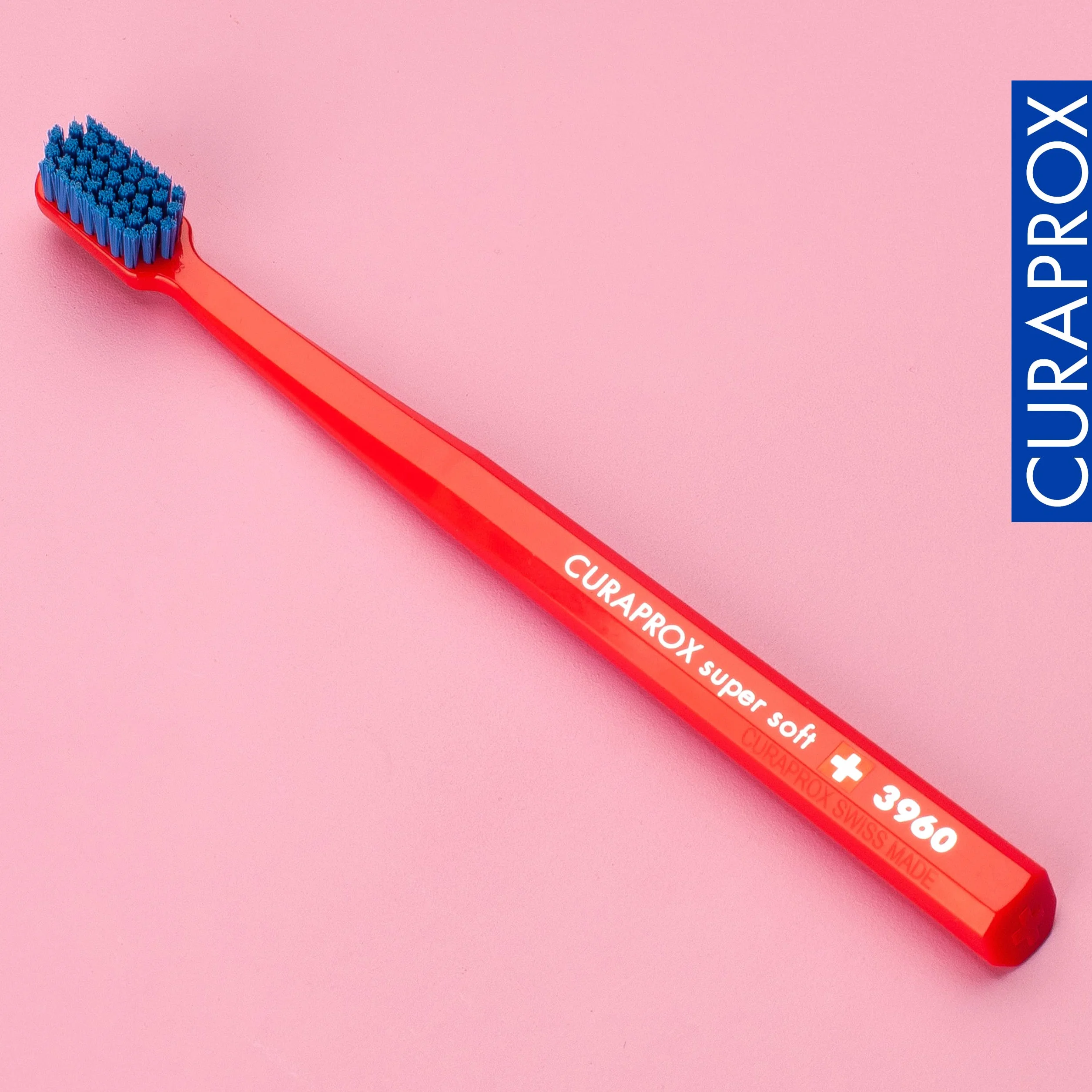Curaprox CS 3960 Super Miękka Szczoteczka do zębów 0.12 mm, Czerwony/Niebieski