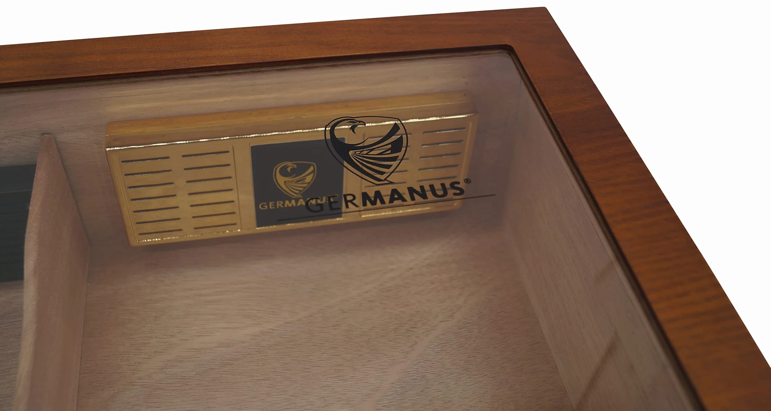 GERMANUS Humidor na 100 cygar w kolorze brązowym z okuciami i szklanym okienkiem