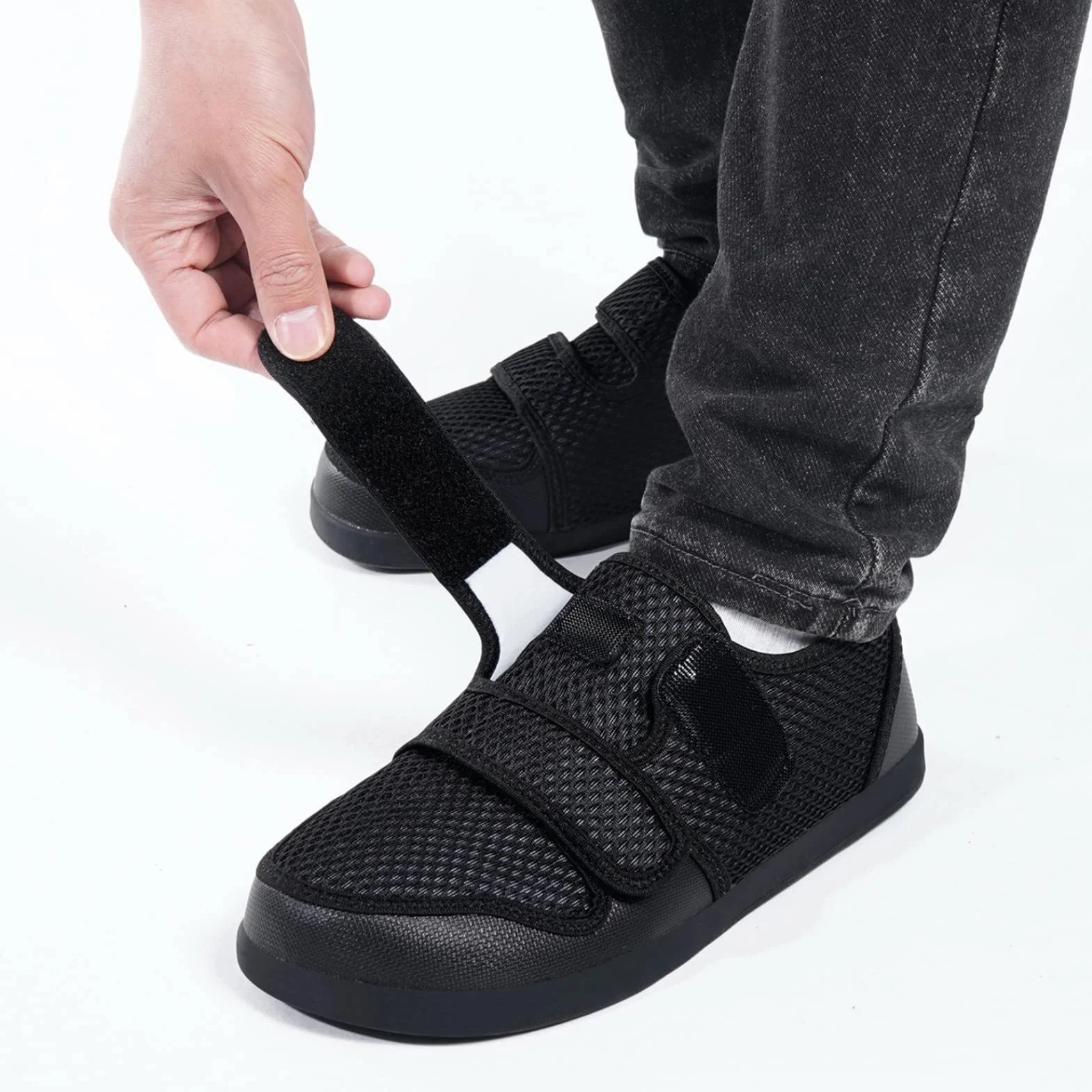 Buty rehabilitacyjne dla cukrzyków regulowane zapięcie na rzepy szerokie