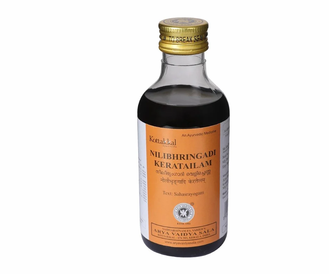 Kottakkal Arya Vaidya Sala Ajurwedyjskie Nilibhringadi Keratailam, 200 ML