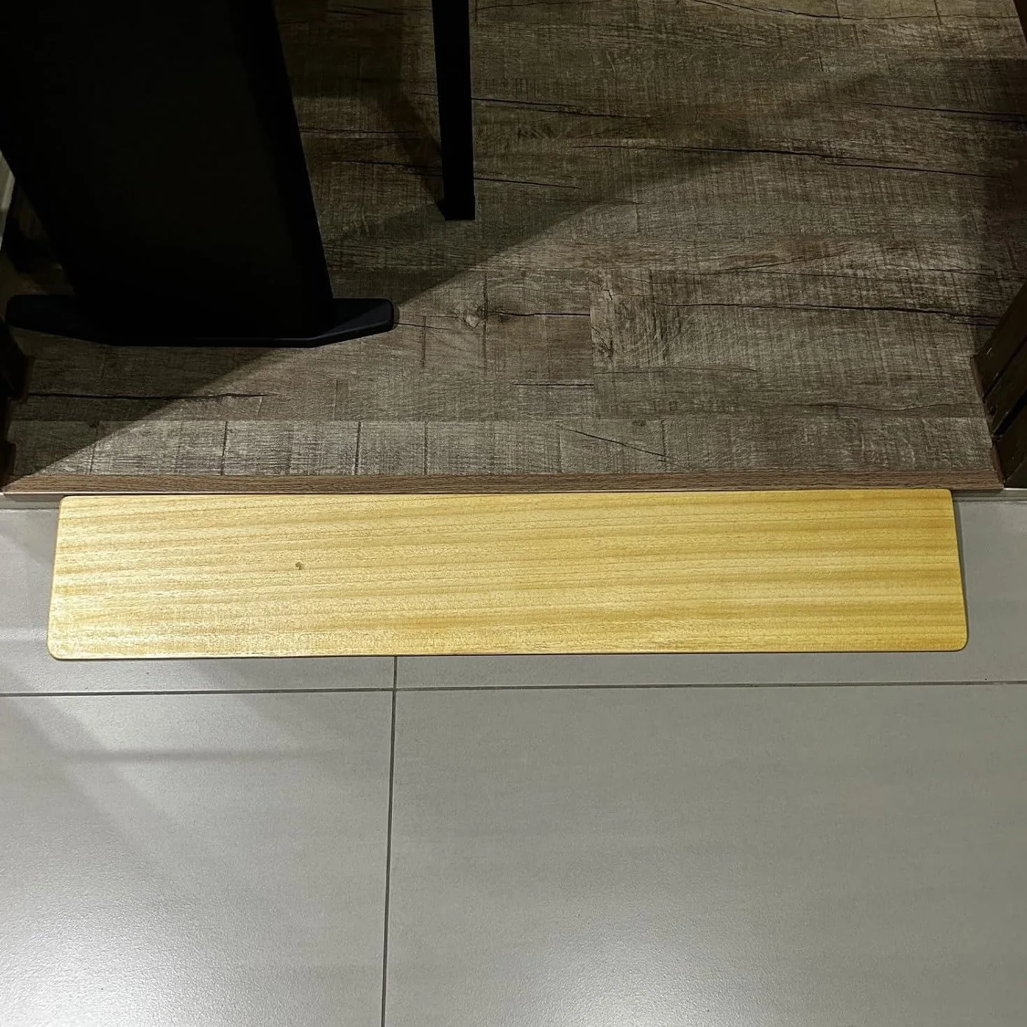 Przenośna rampa progowa drewniana 70x15x3 cm dla wózków inwalidzkich