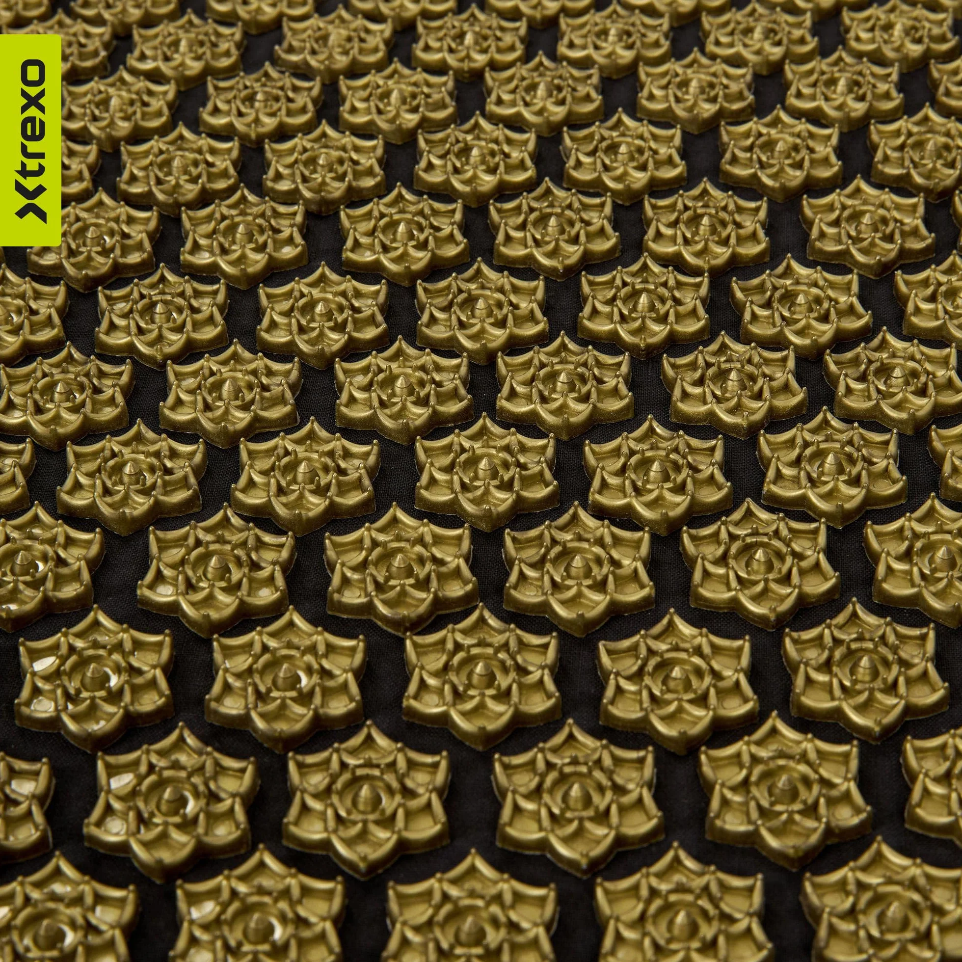 XTREXO Mata do akupresury z poduszką 38 x 15 x 10 cm, czarna, wymiary maty 68 x 44 x 2 cm, z bawełny i gąbki 18D, kolce HIPS redukują napięcia, wspomaga sen