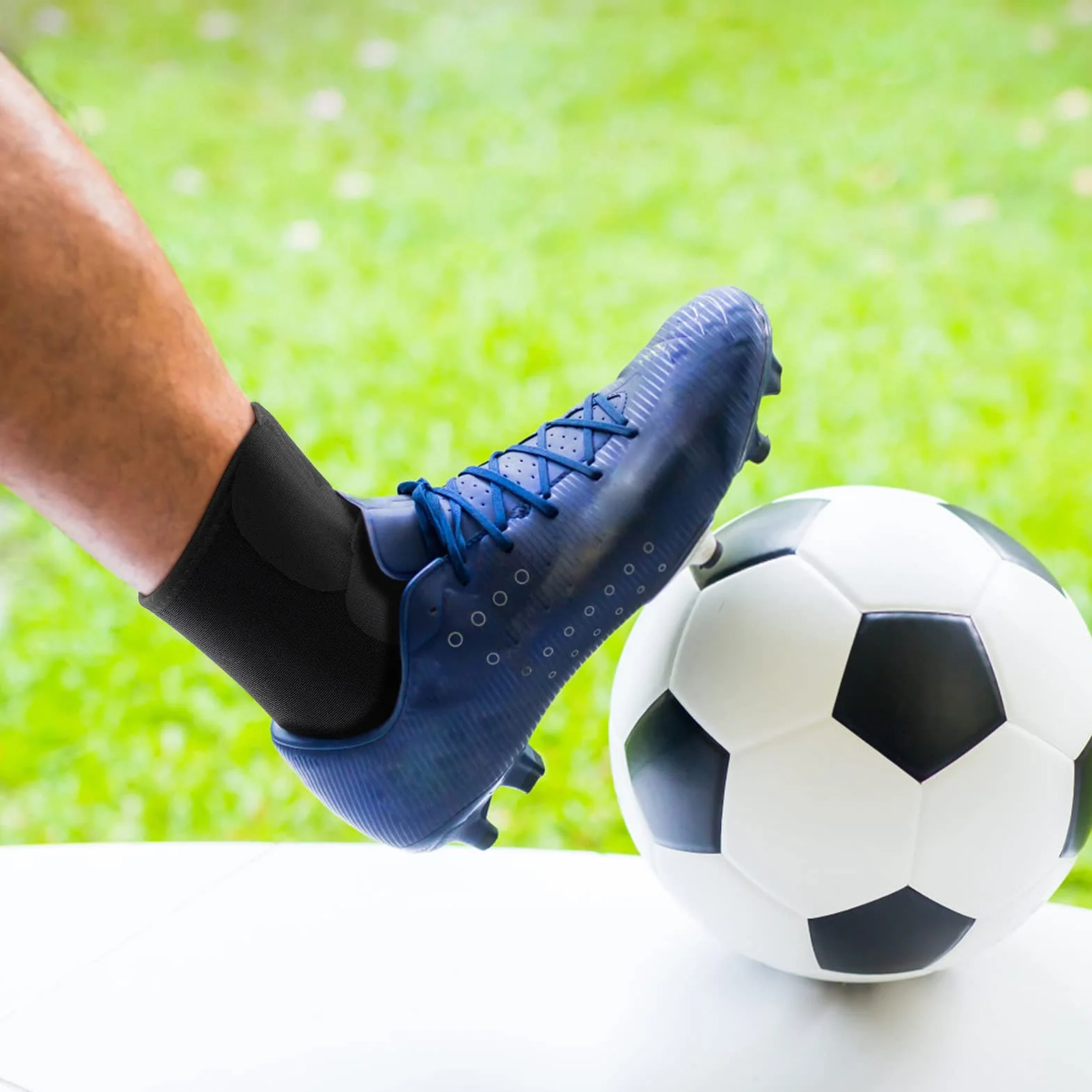 Opaska Kompresyjna na Kostkę Neoprenowa Regulowana Ochraniacz do Piłki Nożnej Ochrona Sportowa