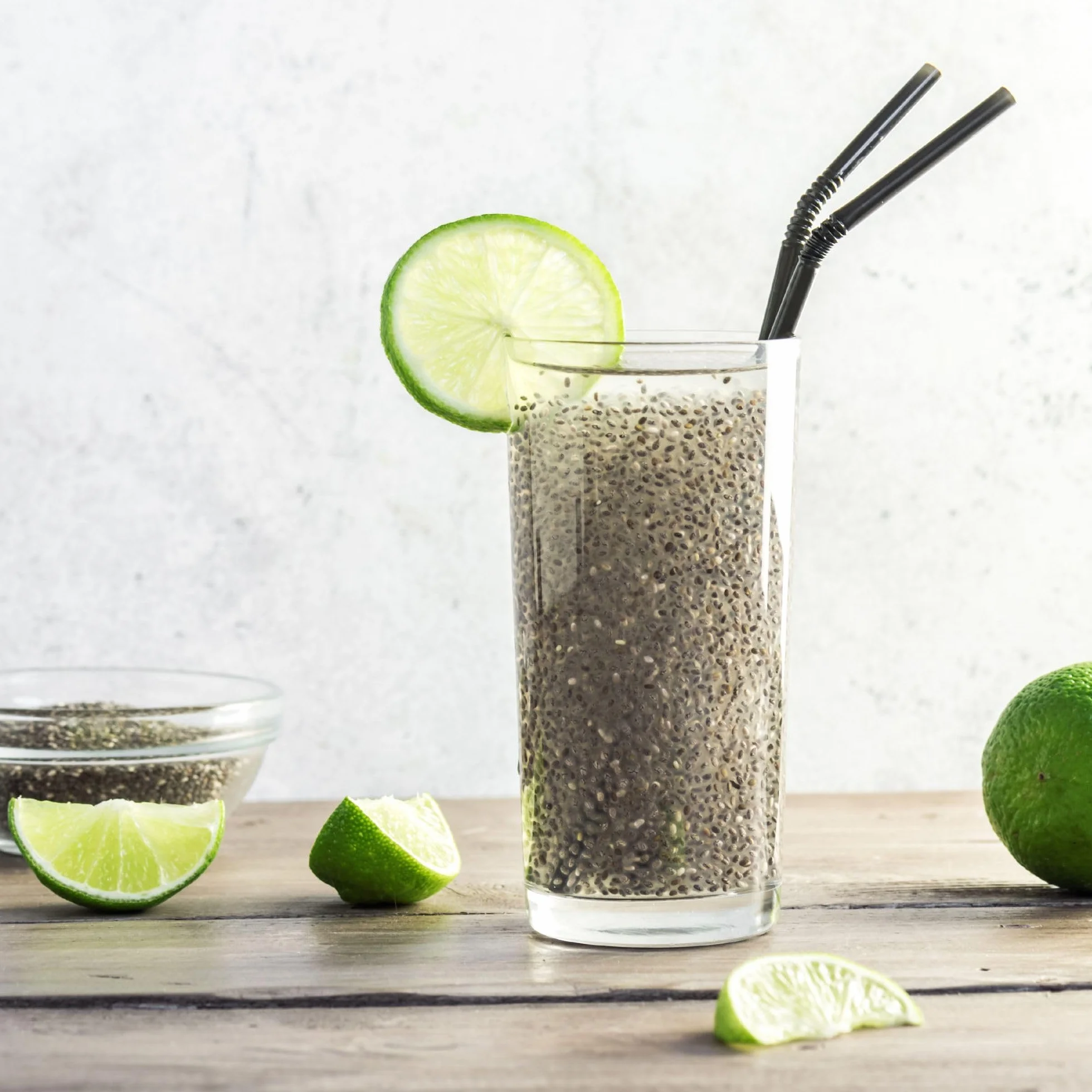 Alpi Nature Ekologiczne Nasiona Chia 500g, Całe Czarne Nasiona Chia do Smoothie, Jogurtu i Musli