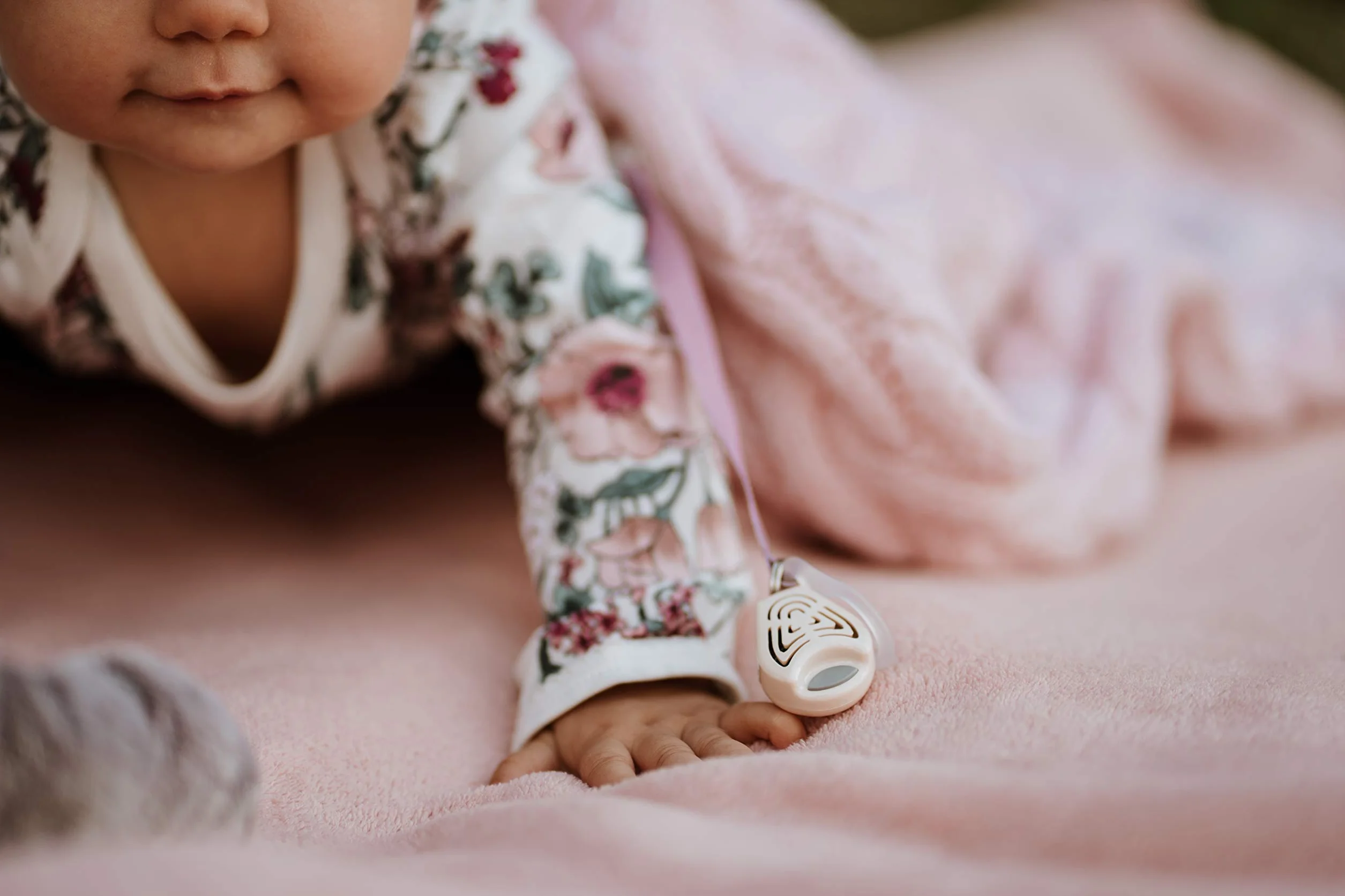 Tickless Baby - ultradźwiękowa ochrona przed kleszczami i pchłami dla dzieci - różowa