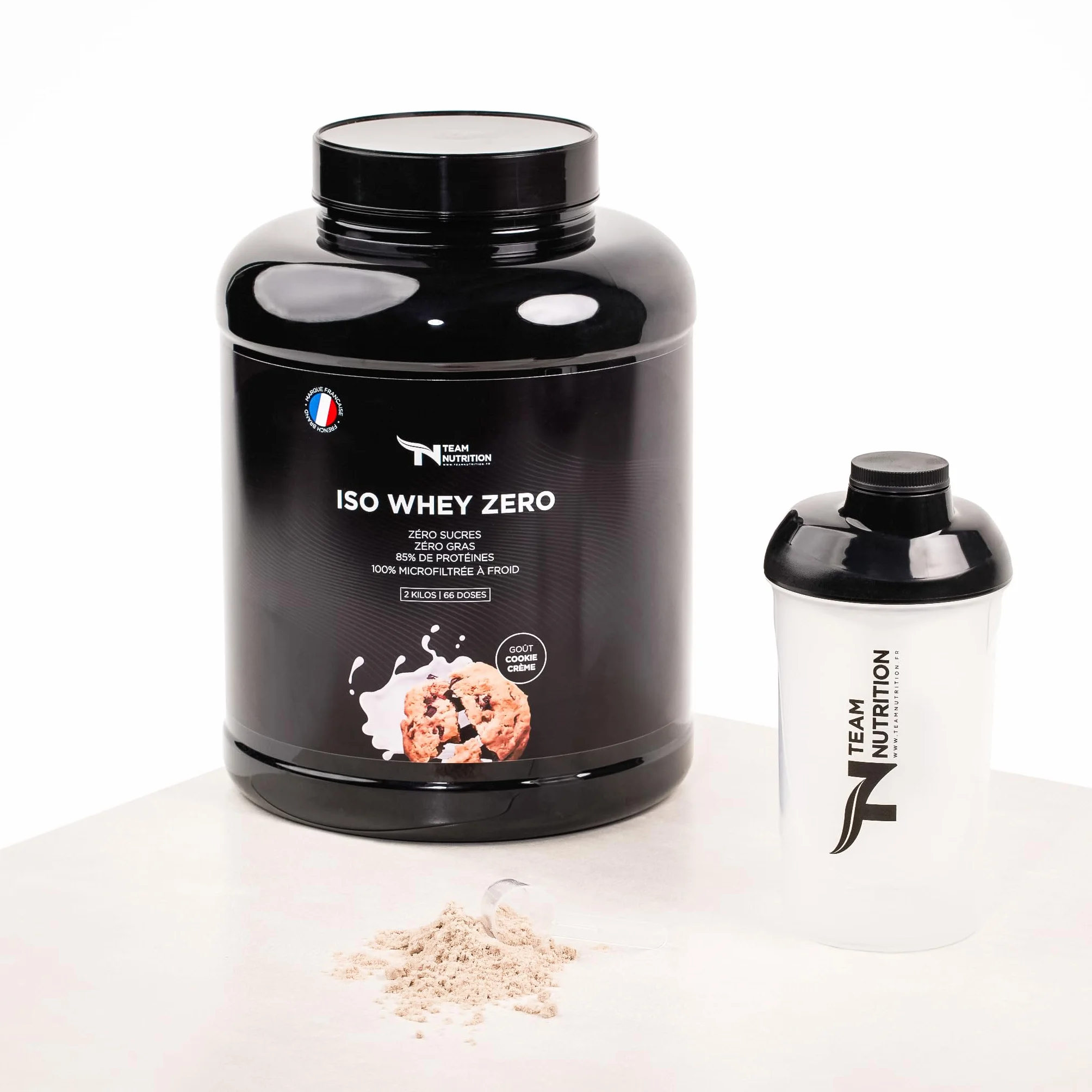 Team Nutrition Shaker Protein 600 ml, siatka zapobiegająca grudkom, nie zawiera BPA, odporna i zapobiegająca przeciekaniu, idealna do wstrząsów, BCAA, napojów przed treningiem | Shaker z podziałem i