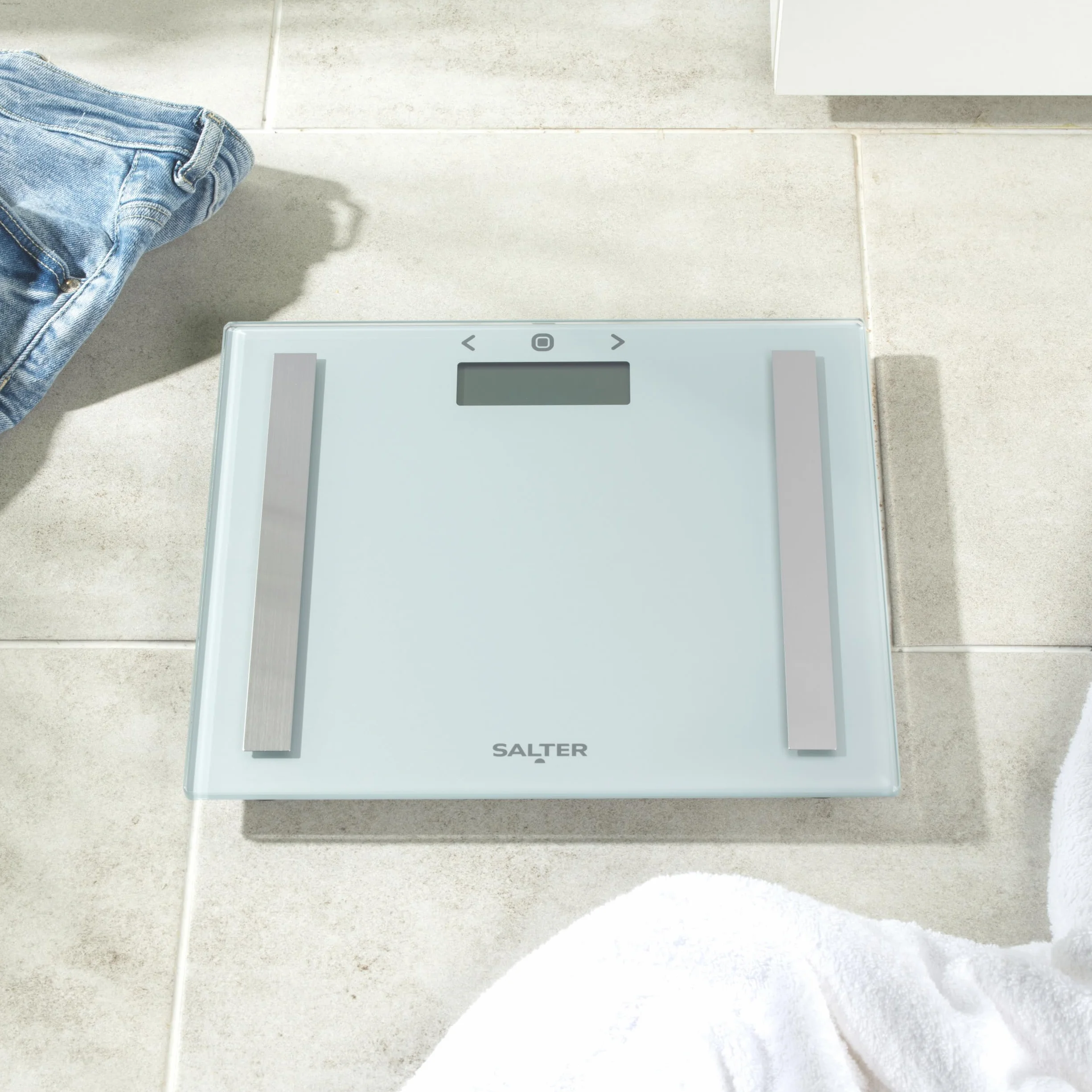 Salter 9113 SV3R Compact Glass Analyser Scale, 150 kg, 8 User Memory, Athlete Mode, Measures Weight, Body Fat/Water, BMI, Carpet Feet, Silver