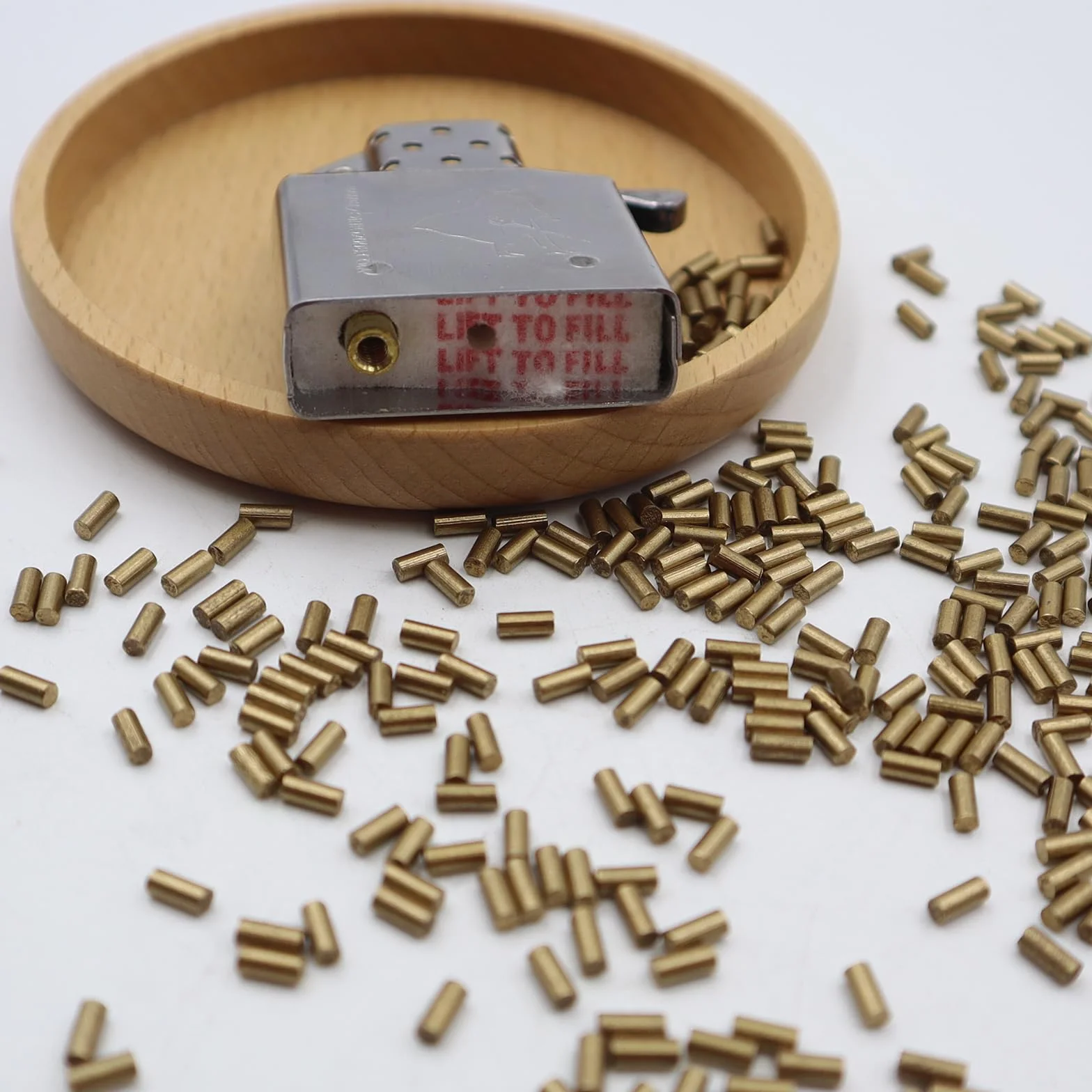 Zapalniczki Kamienki (300 sztuk) Uniwersalne kamienie do zapalniczek kompatybilne z Clipper i Zippo Kamienki do zapalniczki dla większości zapalniczek (złoto)