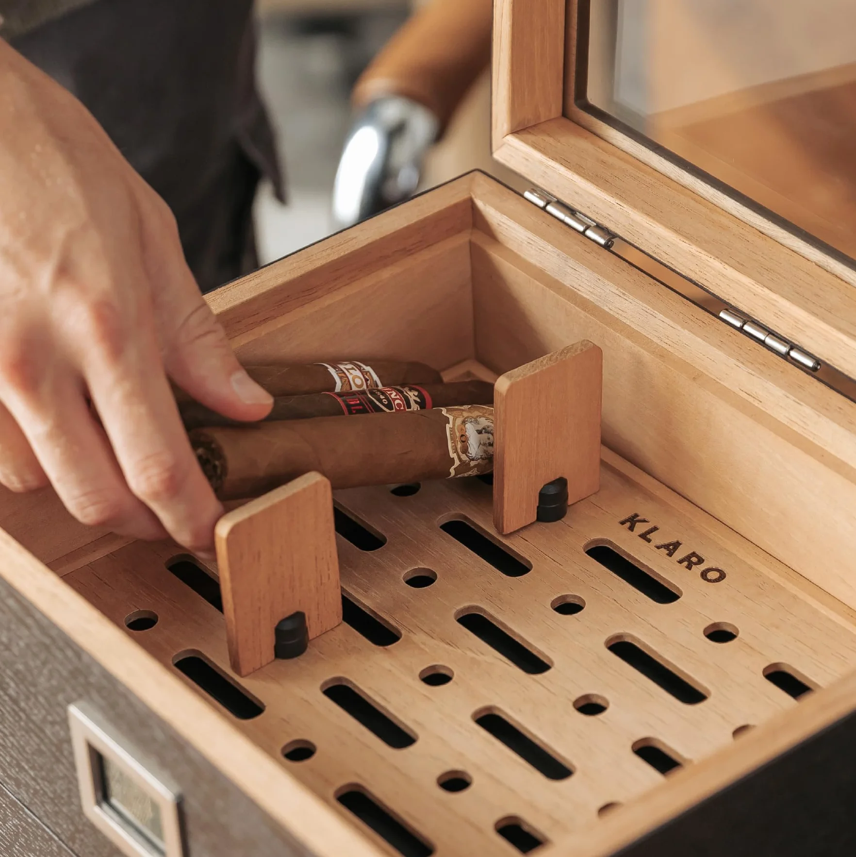 Klaro Mill Glass Top Humidor Matte Black Wood Grain 30-60 Cigars Spanish Cedar Digital Hygrometer
