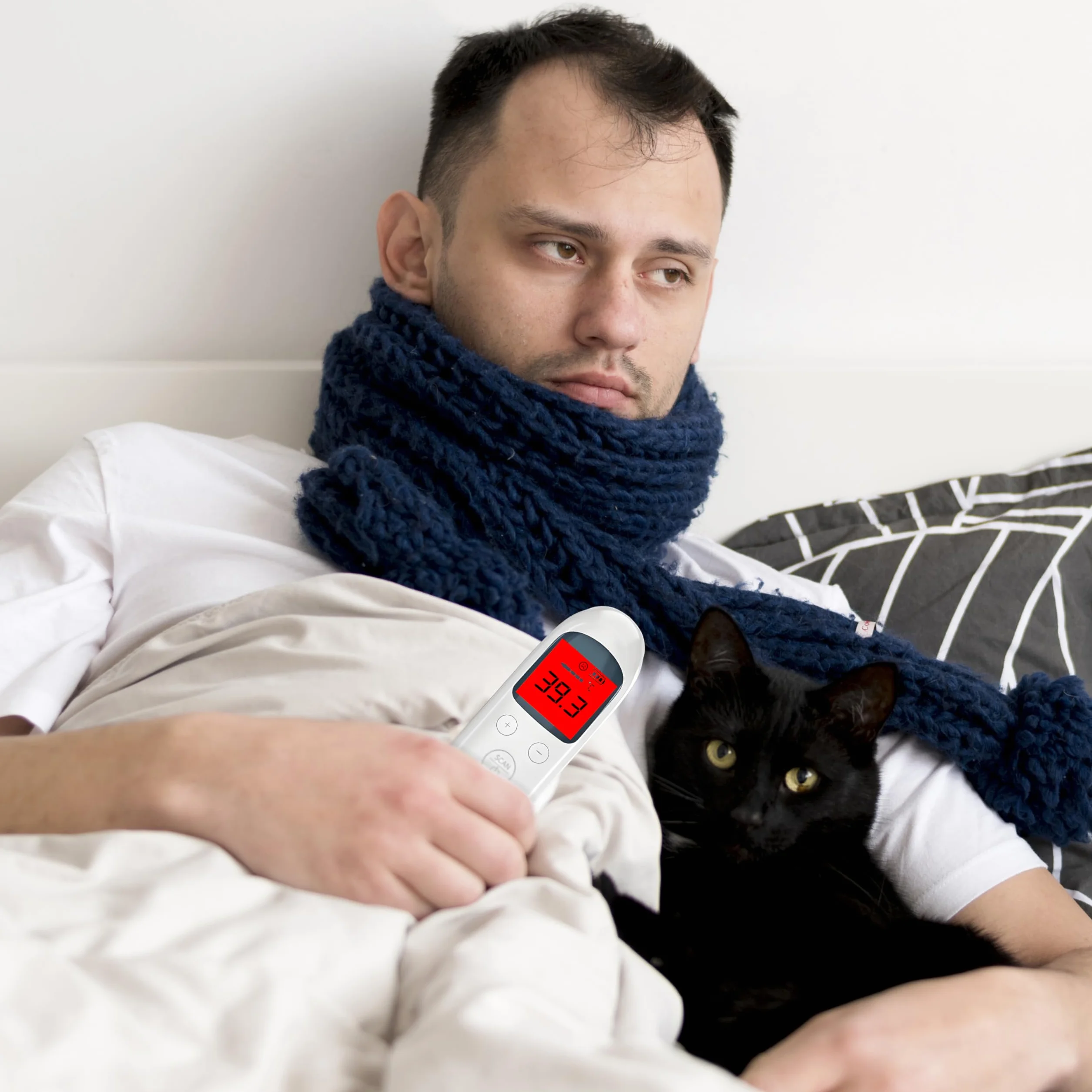 Retoo Termometr na czoło, cyfrowy termometr na podczerwień, dla niemowląt i dorosłych, higieniczny wyświetlacz LCD, 32 funkcje pamięci, biały