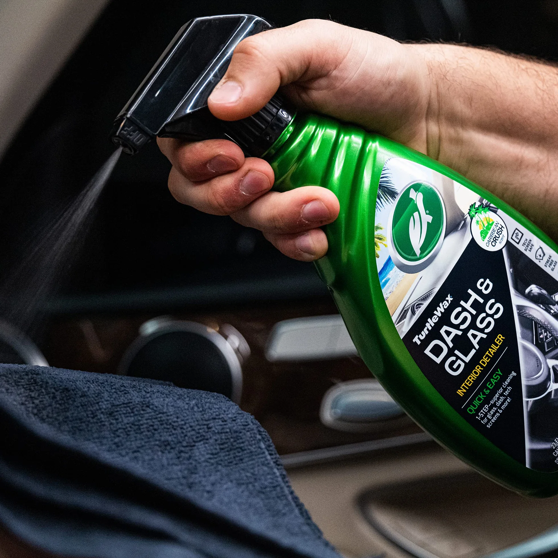 Turtle Wax Dash & Glass Interior Cleaner and Protectant, doskonały spray czyszczący do deski rozdzielczej, szyb, ekranów technicznych i wszystkich twardych powierzchni wewnętrznych, 500 ml