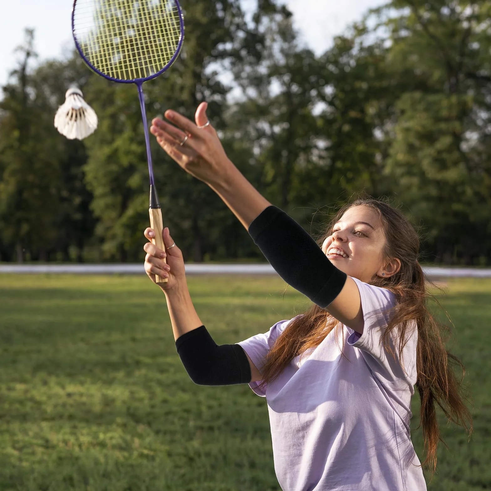COMNICO Bandaż na łokieć, 1 para nylonowych opasek do golfisty i łokci, sportowe ochraniacze na ramiona, dla kobiet i mężczyzn (czarny)