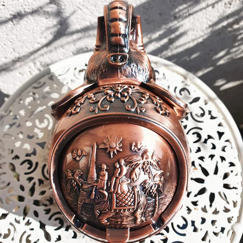 Popielniczka w stylu vintage, ze stopu cynku, wiatroszczelna, z pokrywką, do użytku wewnątrz i na zewnątrz, do biura, salonu, sypialni, baru, jako dekoracja