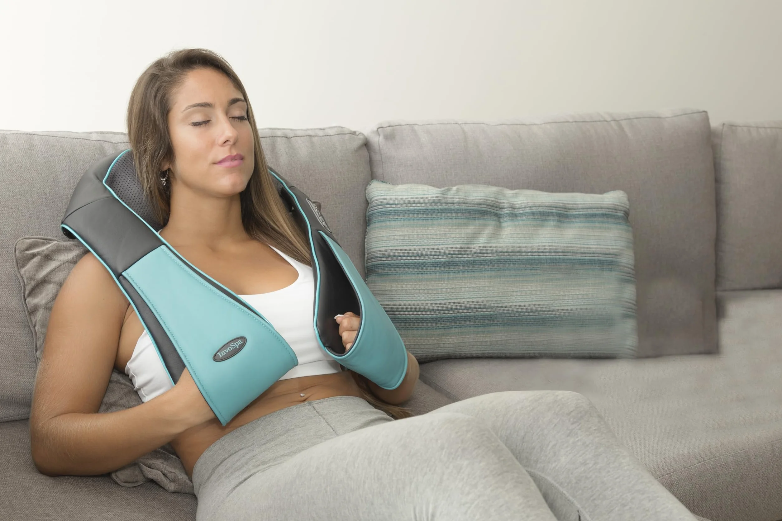 InvoSpa Shiatsu urządzenie do masażu karku, ramion, pleców, z funkcją ogrzewania na podczerwień – poduszka do masażu całego ciała, elektryczne urządzenie do masażu z ogrzewaniem karku, pleców, ramion,