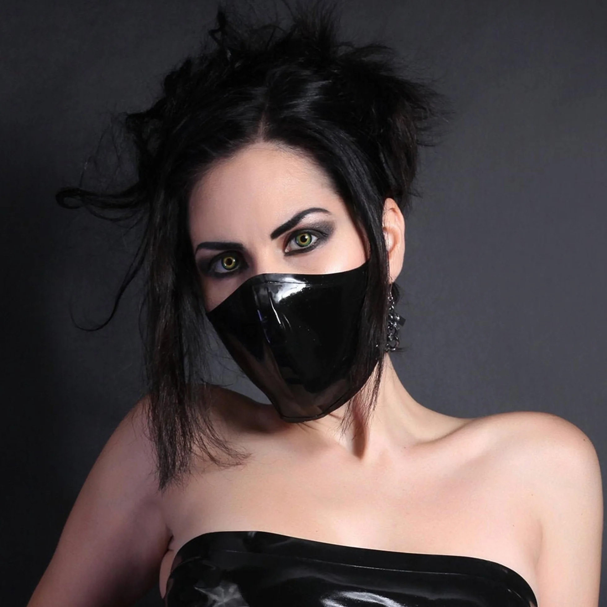 Lateksowa maska na twarz Black Fashion regulowana ręcznie wykonana 1 szt.
