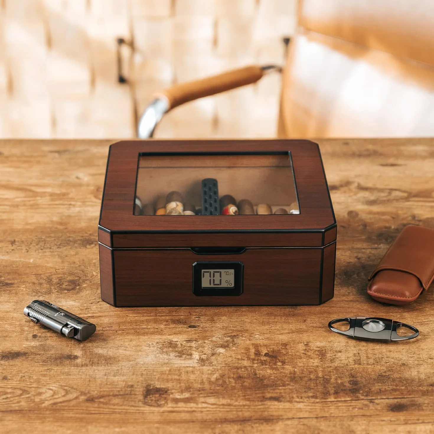 MAG Humidor Biurkowy Orzech Włoski Szklany Blat Magnetyczny Ośmiokątny Cyfrowy Higrometr Cedr Hiszpański 20-30 Cygar