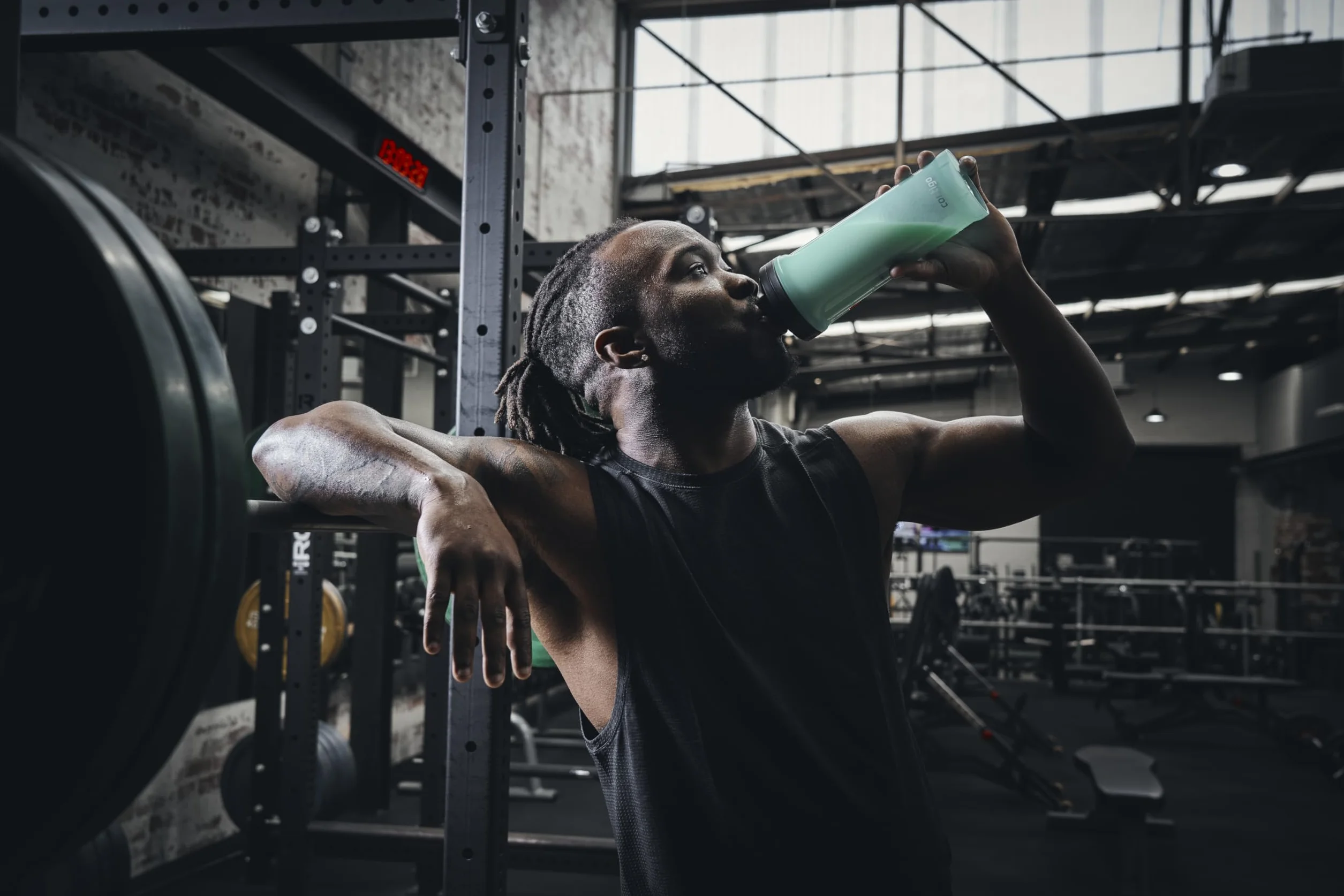 Contigo Shake & Go 2.0 Butelka z wytrząsaczem proteinowym, z kulką mieszającą, duży blender bez BPA, idealna do pudru proteinowego, koktajli odżywczych lub smoothie, szczelna butelka sportowa shake,