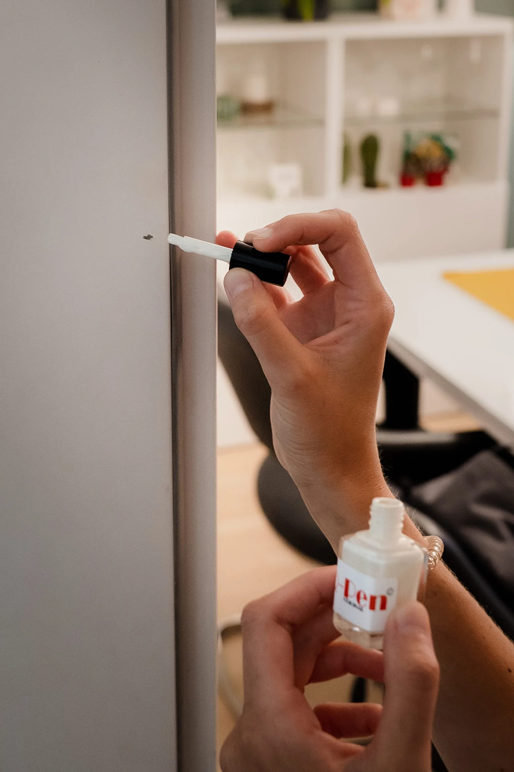 Pisak do lakieru IKEA Hemnes biały 10 ml korekcyjny satynowe wykończenie
