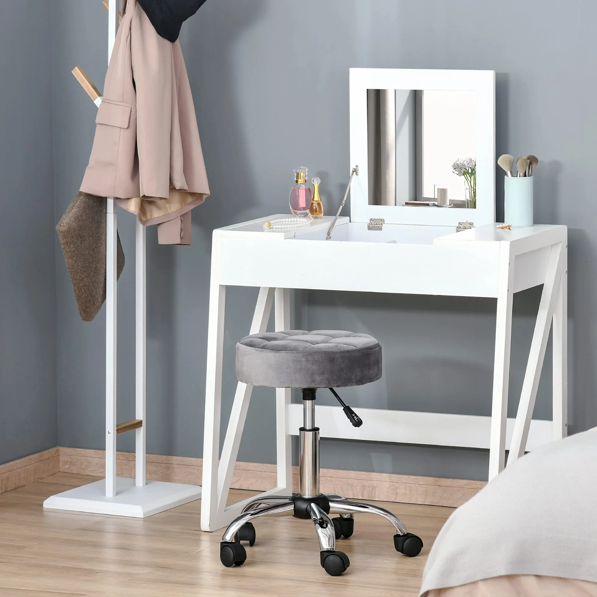HOMCOM krzesło do salonu na kółkach stołek na kółkach z regulacją wysokości obrotowy hoker do salonu aksamitny dotyk pianka chromowana podstawa szary 35 x 35 x 49-61 cm