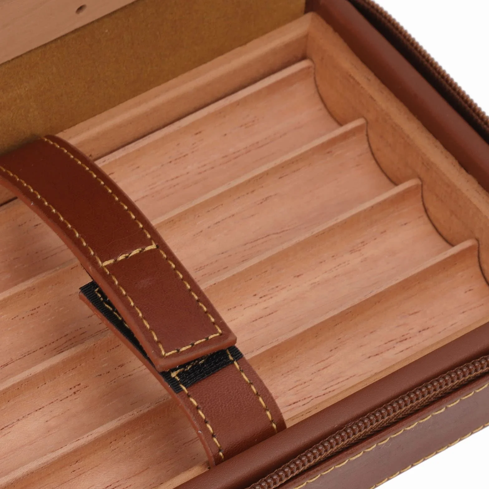 Przenośny humidor na cygara z nawilżaczem, skórzany zestaw Cedar Wood, na 4 cygara