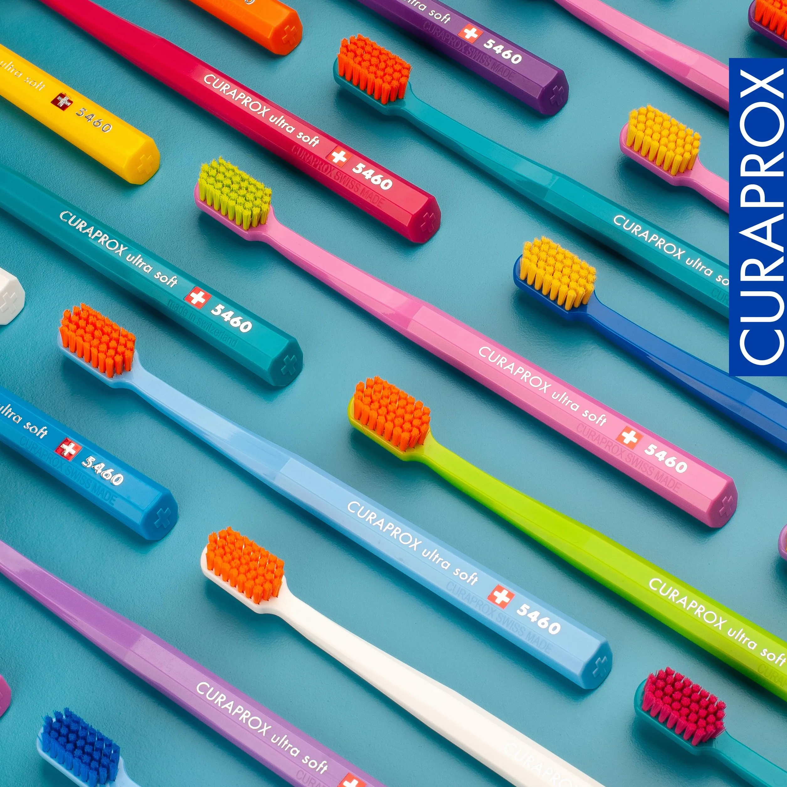 Curaprox CS 5460 Ultra-miękka szczoteczka do zębów dla dorosłych z włosiem Curen®