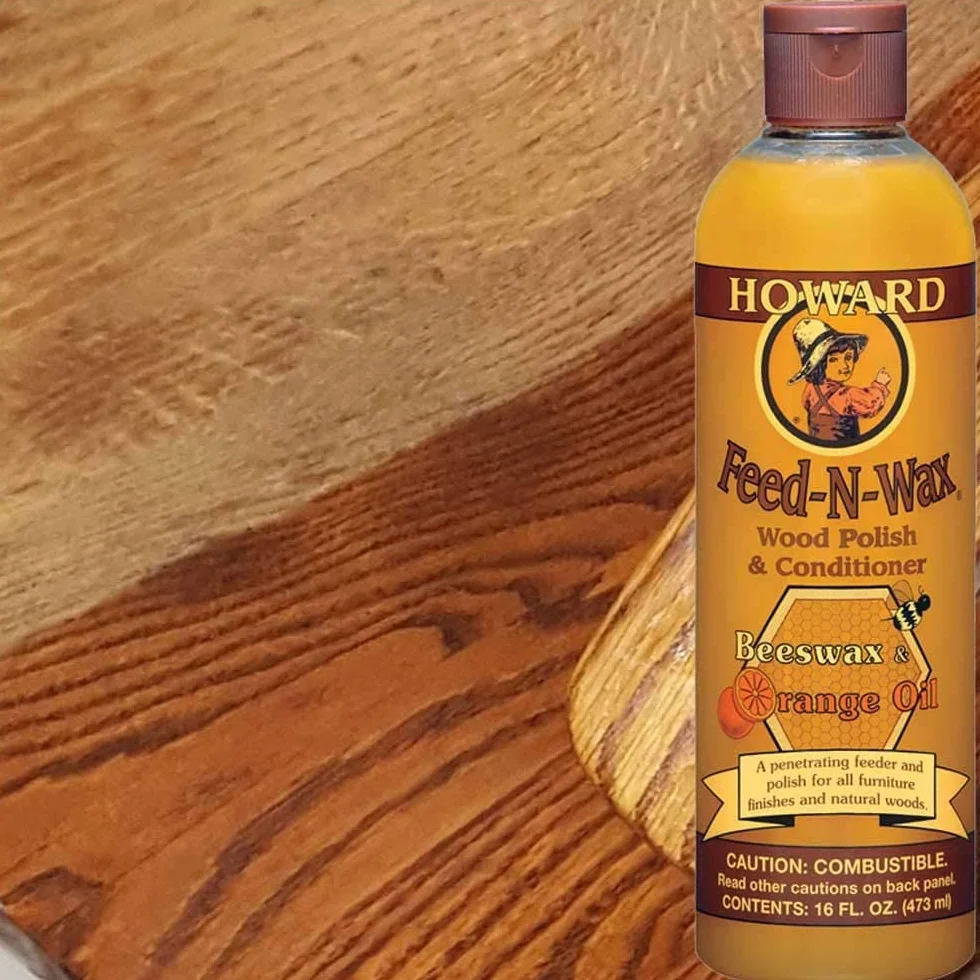 Feed N Wax Lakier do drewna i odżywka do drewna firmy Howard Furniture Feed BeesWax, wosk Carnauba i olejek pomarańczowy w jednym pakiecie 473 ml z profesjonalną ściereczką z mikrofibry (2 sztuki)