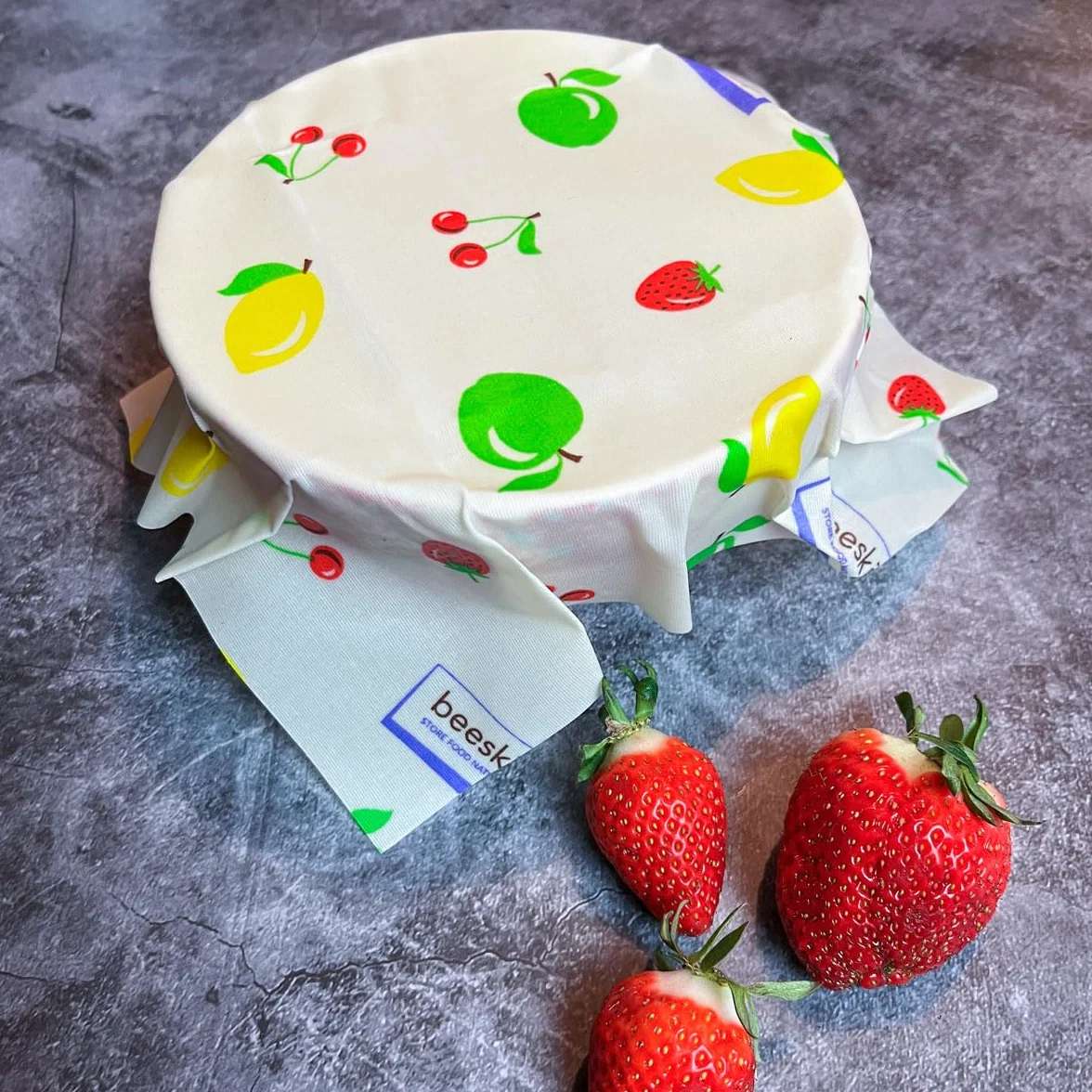 beeskin Rolka z tkaniny woskowej z wosku pszczelego do utrzymania świeżości i przechowywania żywności – elastyczny papier woskowy z możliwością przycięcia, 30 x 95 cm (fruit)