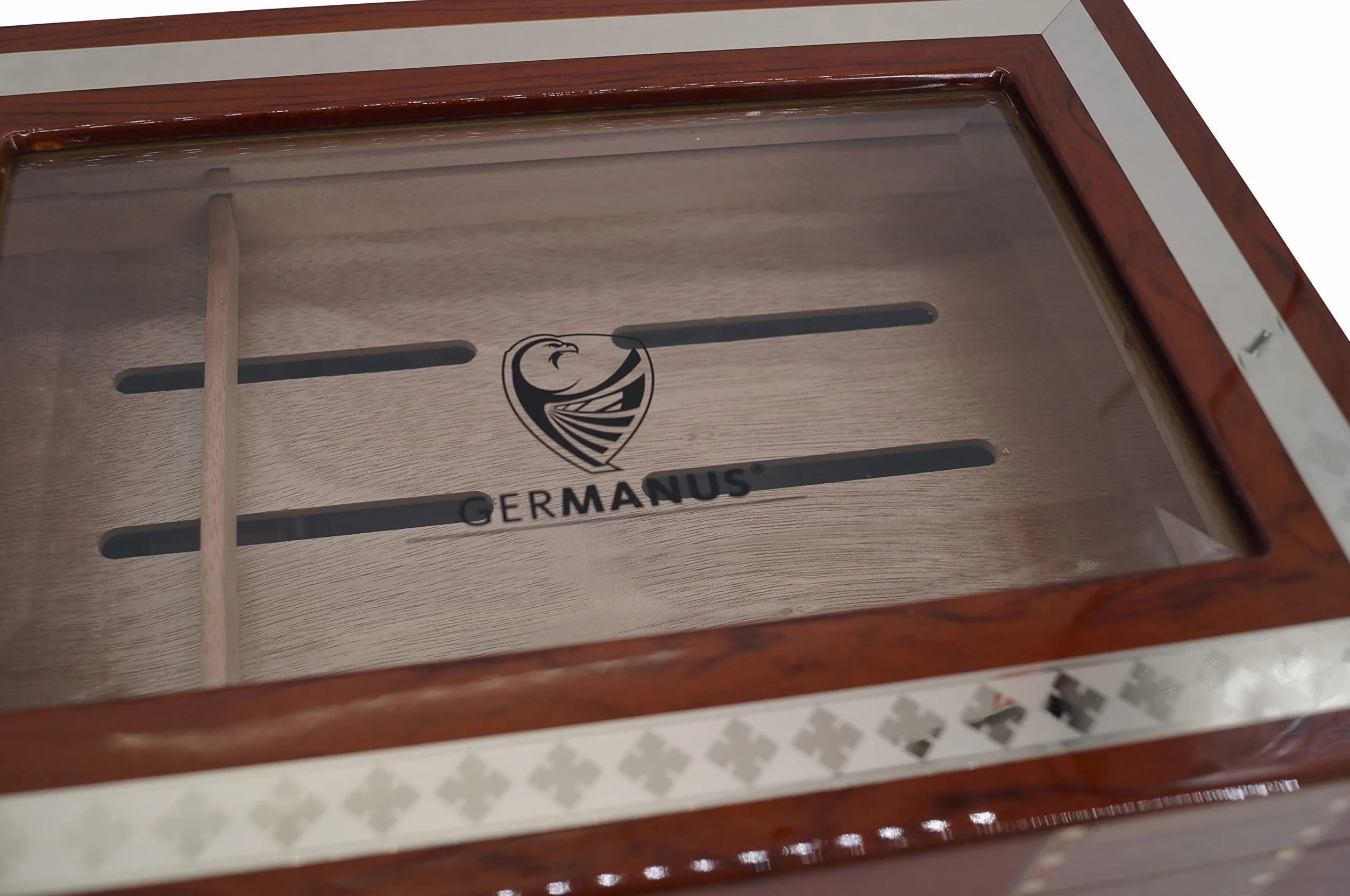 GERMANUS Humidor skrzynia z okienkiem brązowa MVI