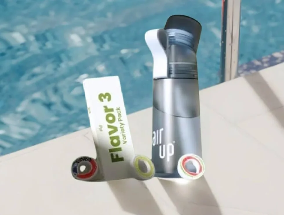 air up® butelka na napoje 600 ml z 5 wkładami zapachowymi i słomką niebieska