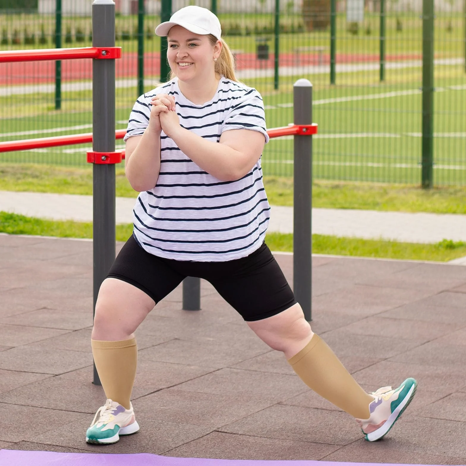 PUTUO Skarpety kompresyjne plus size: szerokie łydki stopniowane pończochy uciskowe dla mężczyzn kobiet otwarte palce duże skarpety kompresyjne dla wsparcia podróży samolotem ciąża 20-30 mmHg 1 para