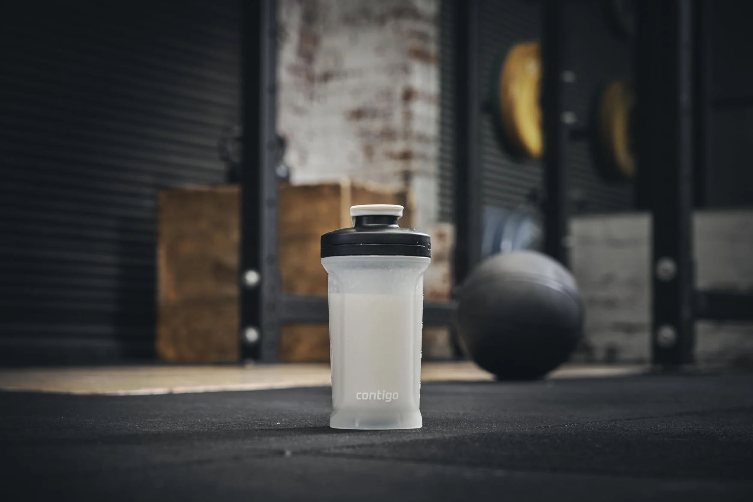 Contigo Shake & Go 2.0 Butelka z wytrząsaczem proteinowym z kulką mieszającą, duży blender bez BPA, idealna do pudru proteinowego, koktajli odżywczych lub smoothie, szczelna butelka sportowa shake,