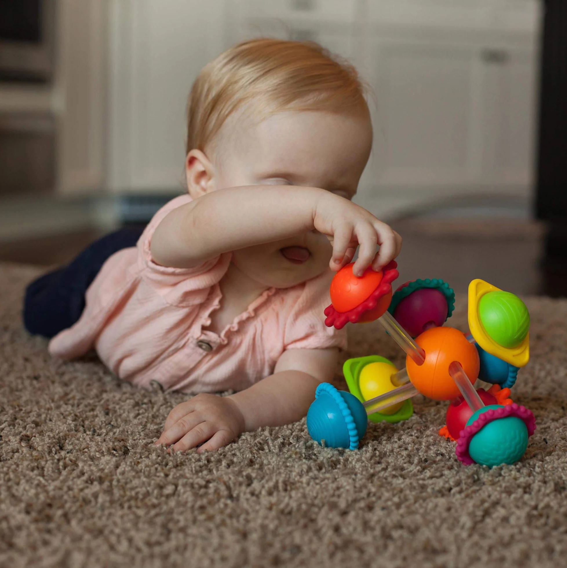 Fat Brain Toys Wimzle, sensoryczne zabawki Fidget dla małych dzieci, dzieci od 6 miesięcy